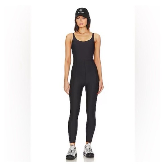 NWT House of Harlow 1960 All Day Contour Sleeveless Black Jumpsuit Sz M - Picture 1 of 12
